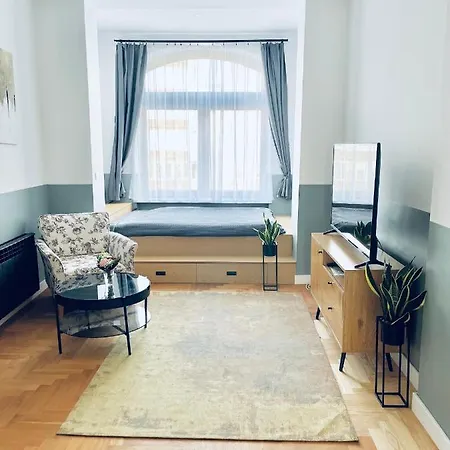 Teatralna Apartment *
